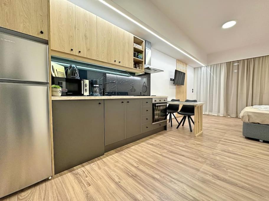 Oasis Luxury Apartments Eretria  Exterior photo