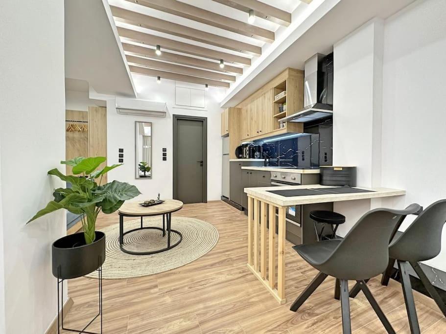 Oasis Luxury Apartments Eretria  Exterior photo