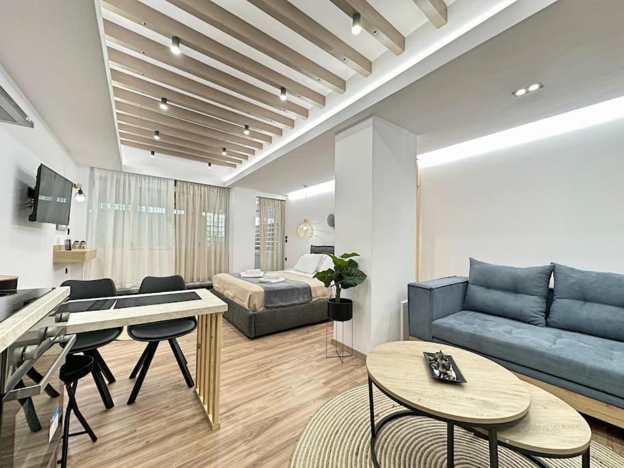 Oasis Luxury Apartments Eretria  Exterior photo