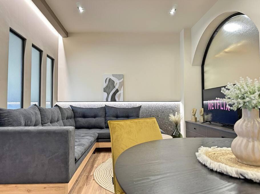 Oasis Luxury Apartments Eretria  Exterior photo